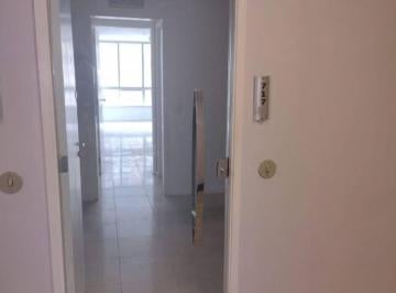 2f4042bf9c9466cbd2247abffb33c253757b5b8c · Sala Comercial a venda em Icaraí - Trade Center, 35m²