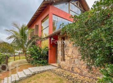 4456a38e · Casa, 3 dormitórios, 241.8 m², em Campeche