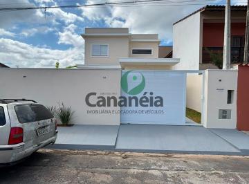 Foto 01 · Sobrado Novo com 3 dormitórios disponível para locação fixa na Chácara Renascença - Cananéia / SP