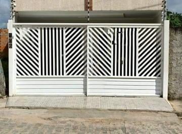 Casa · 226m² · 3 Quartos · Espaço, Ventilação e Conforto no Marianga! Casa com 3 Salas e Lado da Sombra