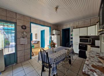Casa · 80m² · 3 Quartos · 1 Vaga · Casa à venda com 3 dormitórios, no bairro Farrapos, em Porto Alegre.