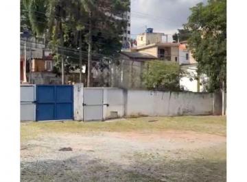 Comercial · 957m² · Terreno na Rua Maestro Carlos Cruz, 217 • 957 m²