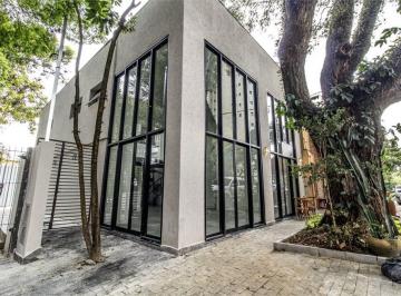 Comercial · 250m² · 2 Vagas · Prédio comercial na Rua Isabel de Castela, 519 • 250 m²