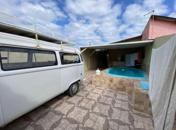 Casa de 2 quartos, Itanhaém · Casa com piscina e área gourmet em Itanhaém.