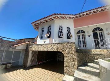 7ad617c08b6da38cd49e925f58253905556a9400 · Locação | Casa semi mobiliada, 3 quartos, varanda e 3 vagas de garagem - Agronômica, em Florianópoli