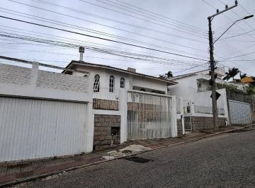 3089d0d47fcab951a94a19a9212a015a0806423c · Locação | Casa semi mobiliada, 3 quartos, varanda e 3 vagas de garagem - Agronômica, em Florianópoli