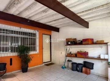 Casa · 141m² · 4 Quartos · 2 Vagas · Casa Espaçosa com 4 Dormitórios, Quinta e em Rua Silenciosa