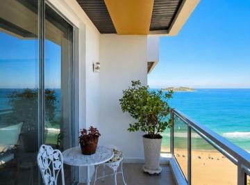 Apartamento de 2 quartos, Rio de Janeiro · Barra Leme | Cobertura Duplex Pé na Areia com 132m² e Vista Mar