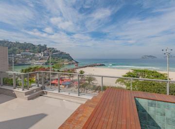 Apartamento de 3 quartos, Rio de Janeiro · Cobertura à venda, pronta para morar, linear, frente mar, 3 suítes, piscina, 3 vagas.