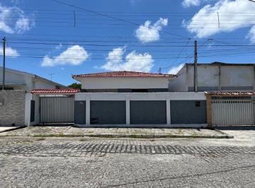 Apartamento de 4 quartos, · Casa de 182 m² com 4 quartos à venda em Jaguaribe