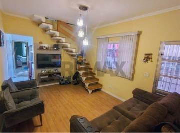 Casa · 170m² · 2 Quartos · 6 Vagas · Sobrado Moderno em Cocaia: Conforto e Localização Ideal