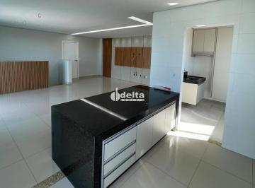 Apartamento · 200m² · 4 Quartos · 3 Vagas · Apartamento com 4 suítes para locação no bairro Carajás em Uberlândia-MG