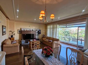 Apartamento · 124m² · 4 Quartos · 1 Vaga · Excelente apartamento no coração de Araruama