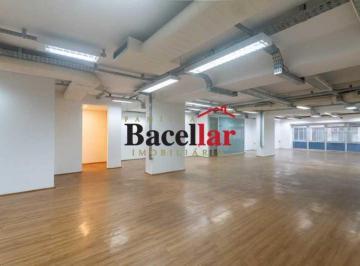 Comercial · 300m² · Andar : / Comercial / Centro