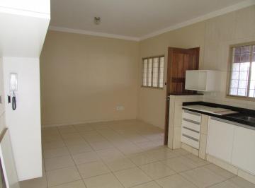 Casa · 110m² · 3 Quartos · 4 Vagas · Casa para alugar em Parque Primeiro De Maio de 110.00m² com 3 Quartos, 1 Suite e 4 Garagens