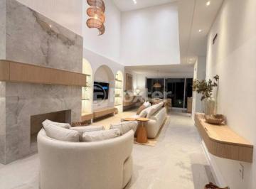 4a323c08323e913806d578fe087e785c.jpg · Casa em Condomínio, 4 dormitórios, 203 m², em Centro