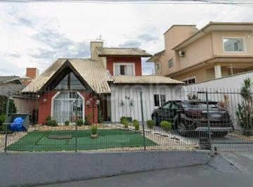 Casa · 280m² · 4 Quartos · 1 Vaga · Casa de 4 dormitórios e piscina, no bairro Pagani