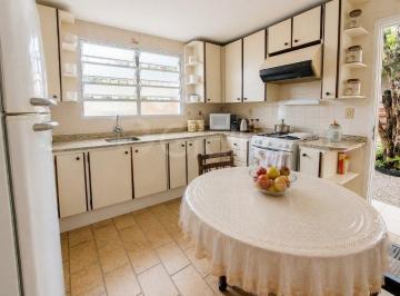 Casa · 137m² · 3 Quartos · 2 Vagas · Casa na Coloninha em Florianopolis com 137,57