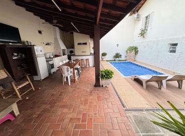 Casa · 290m² · 3 Quartos · Casa para venda em Centro de 290.00m² com 3 Quartos e 1 Suite