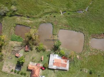 Rural · 100m² · 2 Quartos · 2 Vagas · Fazenda / Sítio para venda em Área Rural De Botucatu de 100.00m² com 2 Quartos, 1 Suite e 2 Garagens