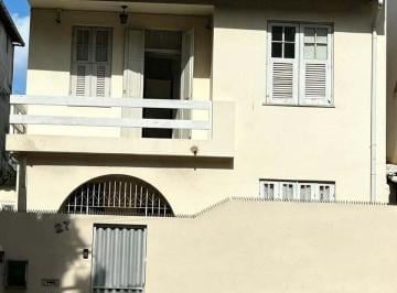 Casa · 375m² · 5 Quartos · 4 Vagas · Casa Padrão 5/4 de 375m² com quatro salas amplas, duas cozinhas, duas suítes, com galpão enorme - Vi