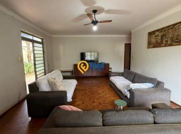 Casa · 232m² · 4 Quartos · Casa para venda em Centro de 232.20m² com 4 Quartos e 1 Suite