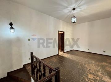 Casa · 210m² · 4 Quartos · 1 Vaga · Casa para venda em Centro de 210.00m² com 4 Quartos, 2 Suites e 1 Garagem