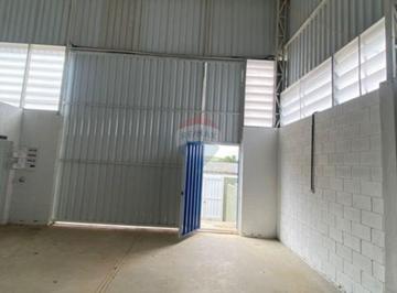 Comercial · 386m² · 6 Vagas · Galpão / Depósito / Armazém para alugar em Lambari de 386.00m² com 6 Garagens