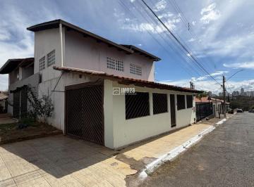 Imagem 1 · Sobrado para venda em Parque das Laranjeiras, Goiânia
