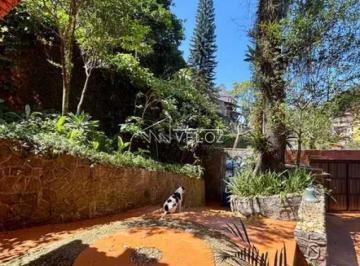 Apartamento · 246m² · 4 Quartos · 3 Vagas · Casa de rua : / Residencial / Lagoa