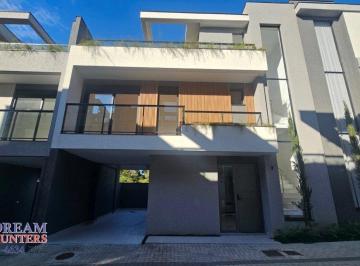 Casa · 177m² · 3 Quartos · 2 Vagas · Casa NOVA em condomínio, com 177m², 3 quartos, 2 vagas, no Bairro Campo Comprido