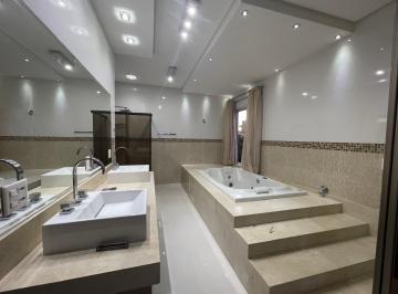 Casa de 4 quartos, Sorocaba · MARAVILHOSA RESIDENCIA COM 4 SUITES E CINEMA