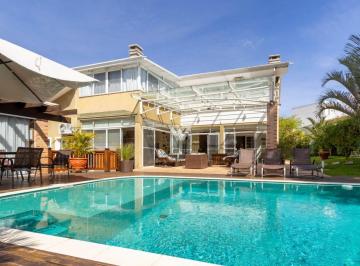 Casa de 5 quartos, Curitiba · Residência Exclusiva de 600m² em Frente ao Parque Tingui | 5 QUARTOS 4 Suítes e Piscina