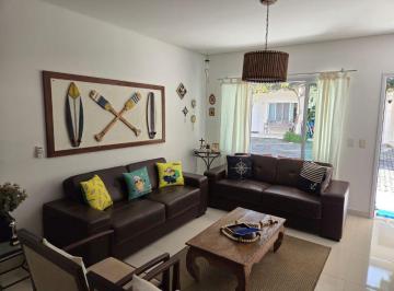 Casa de 4 quartos, São Sebastião · Excelente imóvel em condomínio disponível para venda na Praia de Juquehy!