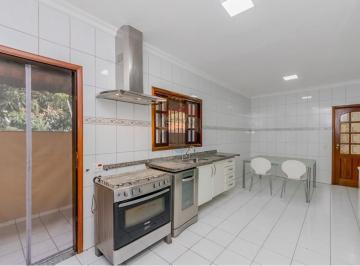 Casa · 247m² · 3 Quartos · 5 Vagas · SOBRADO ESPAÇOSO E BEM LOCALIZADO