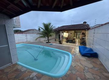 Casa de 3 quartos, Peruíbe · Casa com piscina e 3 quartos em Peruíbe