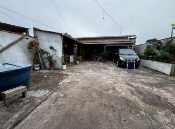 Casa de 3 quartos, Peruíbe · Casa com 3 quartos e área gourmet em Peruíbe.