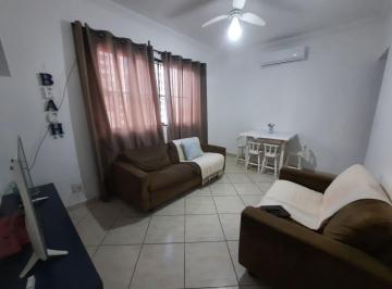 Apartamento de 2 quartos, Guarujá · Apartamento todo reformado com uma localização privilegiada.