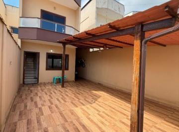 Foto 01 · Linda Casa Duplex com Área Gourmet em Guarapari-ES - 2 Suítes, Sala de TV e Jantar, Cozinha Planejad