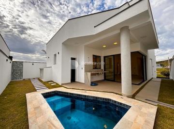Casa · 233m² · 3 Quartos · 4 Vagas · Casa em Condomínio Fechado - 3 Suítes, Piscina, 233m² de Área Construída