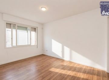 Apartamento · 35m² · 1 Quarto · Seu Novo Lar na Cidade Baixa: Charmoso Apartamento de 1 Dormitório
