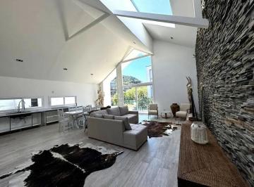 Casa · 321m² · 6 Quartos · 8 Vagas · Casa em Alto, Teresópolis/RJ de 321m² 6 quartos à venda por R$ 4.800.000,00