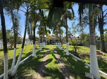Rural de 5 quartos, Peruíbe · Chácara com 5 quartos e piscina em Peruíbe.