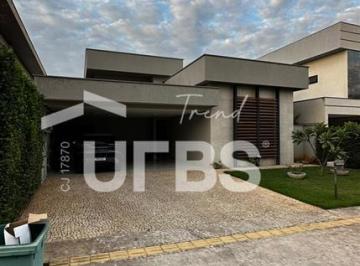 Casa · 212m² · 3 Quartos · 2 Vagas · Casa Térrea no Jardins Valência., 3 Suítes, 212,16 m² de área construída. 5 minutos do Flamboyant.