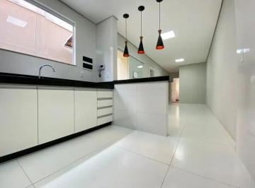 Casa de 3 quartos, Ferraz de Vasconcelos · Linda casa pronta pra morar em Ferraz de Vasconcelos - SP