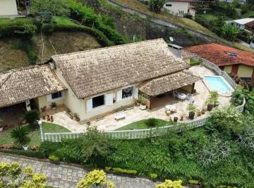 Casa · 220m² · 3 Quartos · 2 Vagas · Casa em Golfe, Teresópolis/RJ de 220m² 3 quartos à venda por R$ 1.750.000,00