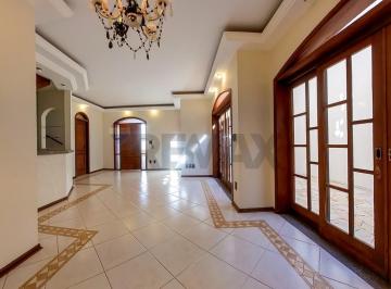 Casa · 250m² · 5 Quartos · 5 Vagas · Casa para venda em Centro de 250.00m² com 5 Quartos, 1 Suite e 5 Garagens