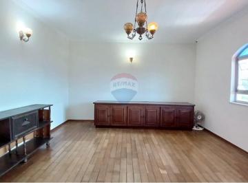 Casa · 281m² · 3 Quartos · 5 Vagas · Casa para alugar em Centro de 281.29m² com 3 Quartos, 1 Suite e 5 Garagens