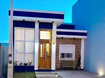 deb236df-0ec8-4a10-9955-41ee308417af.jpeg · Casa à venda em Gravataí, Parque da Matriz, com 2 quartos, com 70 m²