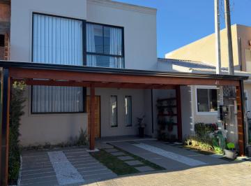 Casa de 3 quartos, Campo Largo · Lindo Sobrado condomínio Fechado